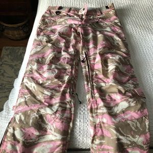 Women’s snowboarder pants